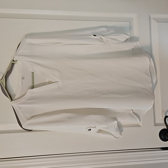 Maurices cream blouse size medium - Picture 4 of 5